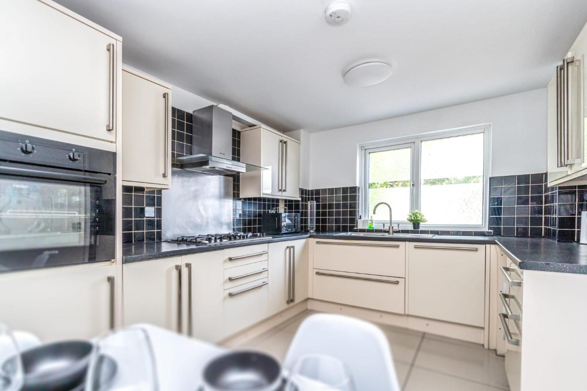 לונדון Cosy Guest House In Whitechapel מראה חיצוני תמונה
